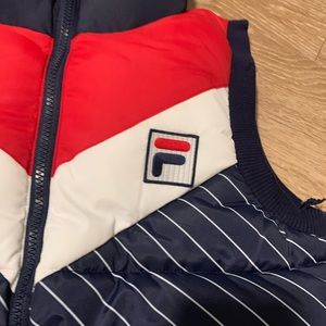 Women’s Fila Julie sleeveless Puffer in Navy xs